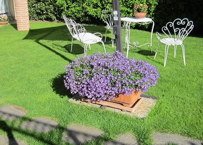 Casetta Delle Rose Bed & Breakfast Biella
